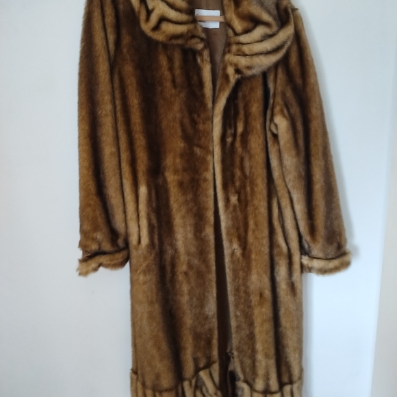 Pamela McCoy Brown Faux Fur Coat - Picture 1 of 4